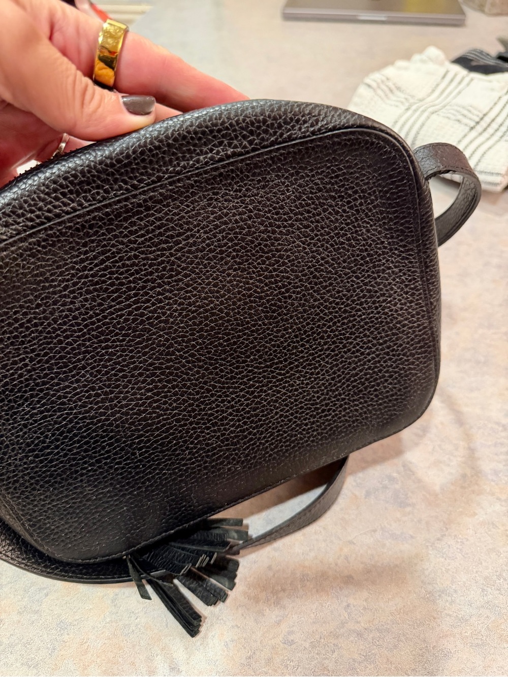 Cuyana Black Pebbled Leather Camera Bag Single Zip Tassel Crossbody Purse EUC - Picture 3 of 4